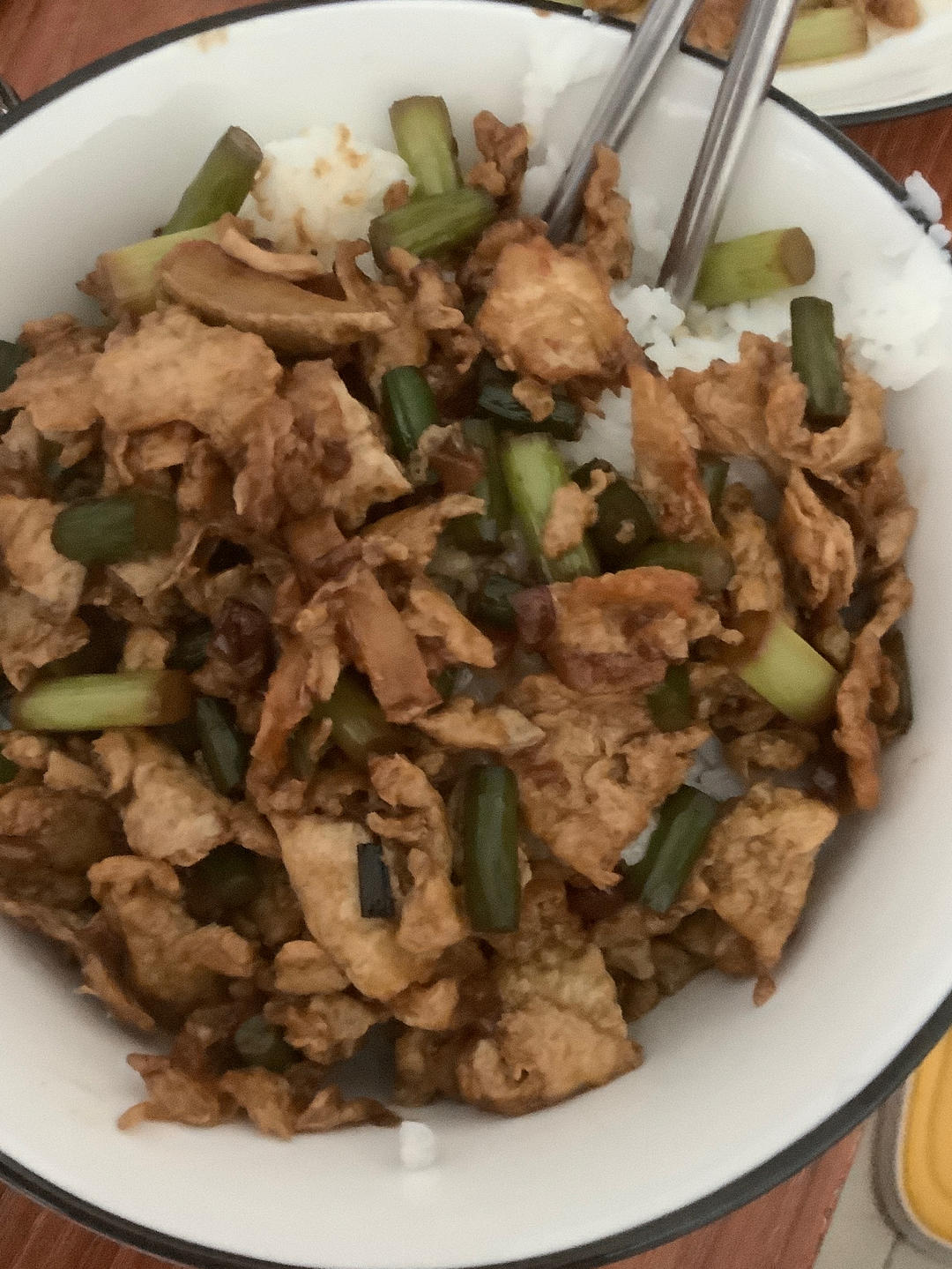这菜太费饭！酱香蒜苔炒鸡蛋