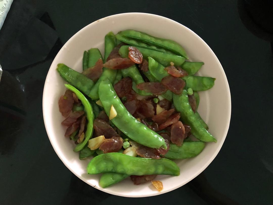 超脆爽的荷兰豆炒香肠