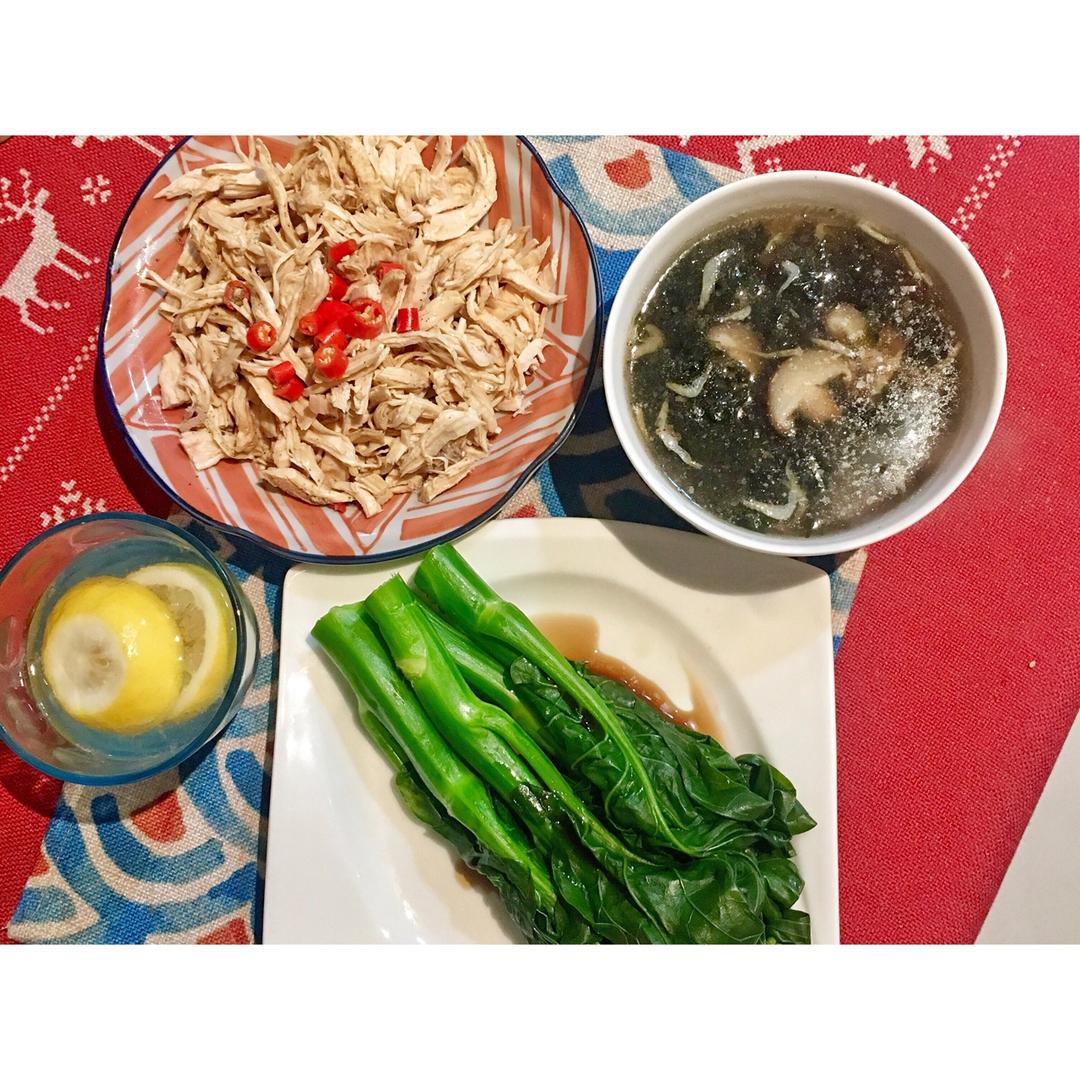 【健康三餐】泰式拌鸡丝+紫菜白菜汤
