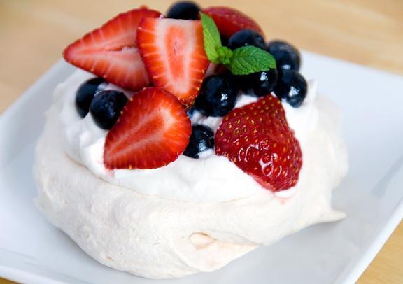 Pavlovas 奶油蛋白饼的做法