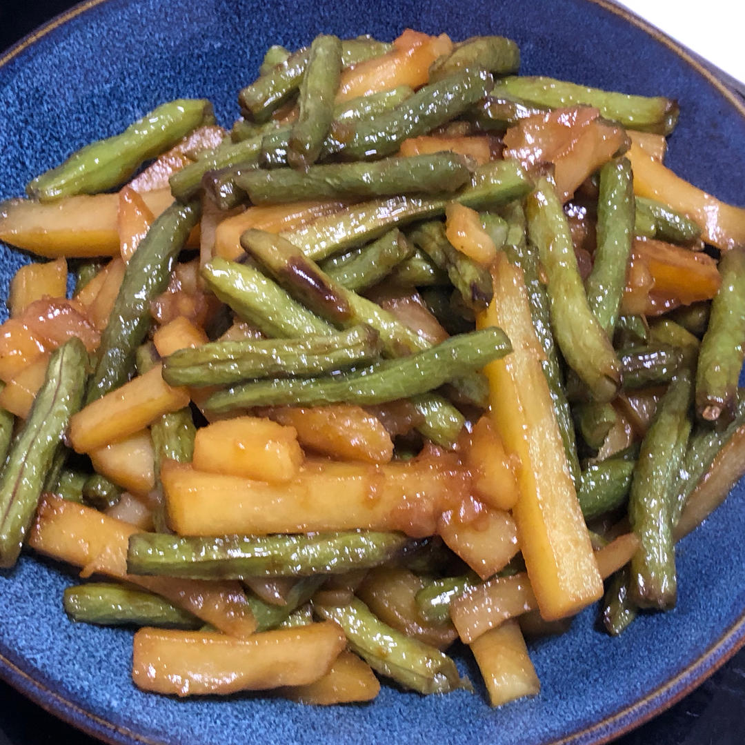 刀豆烧土豆-不是肉却比肉更好吃，做法太简单了，一看就会，上了桌大家抢着吃！