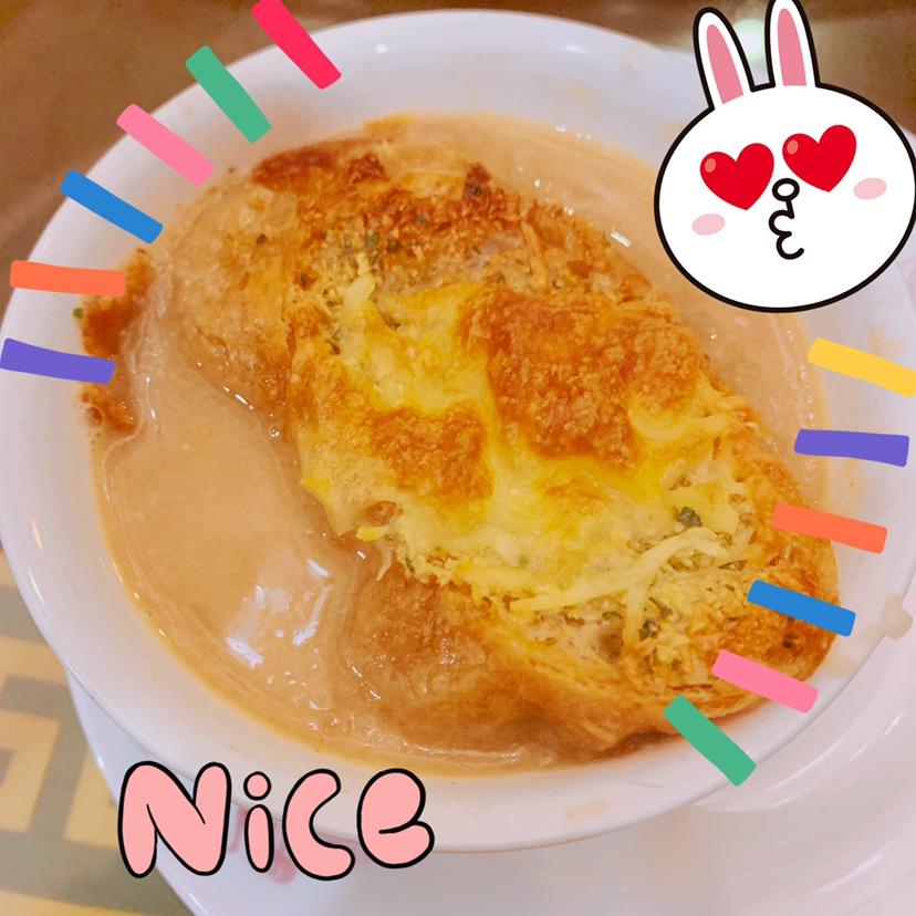 🥖超简易又百搭的芝士牛油蒜蓉罗勒烤法棍🥂