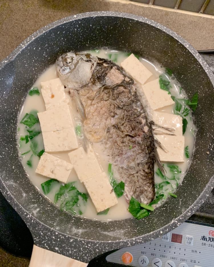 鲫鱼豆腐汤