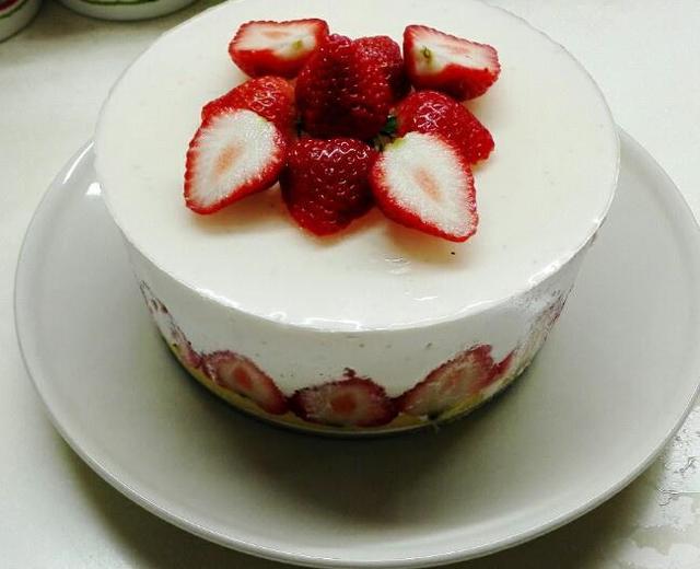 草莓慕斯蛋糕的做法