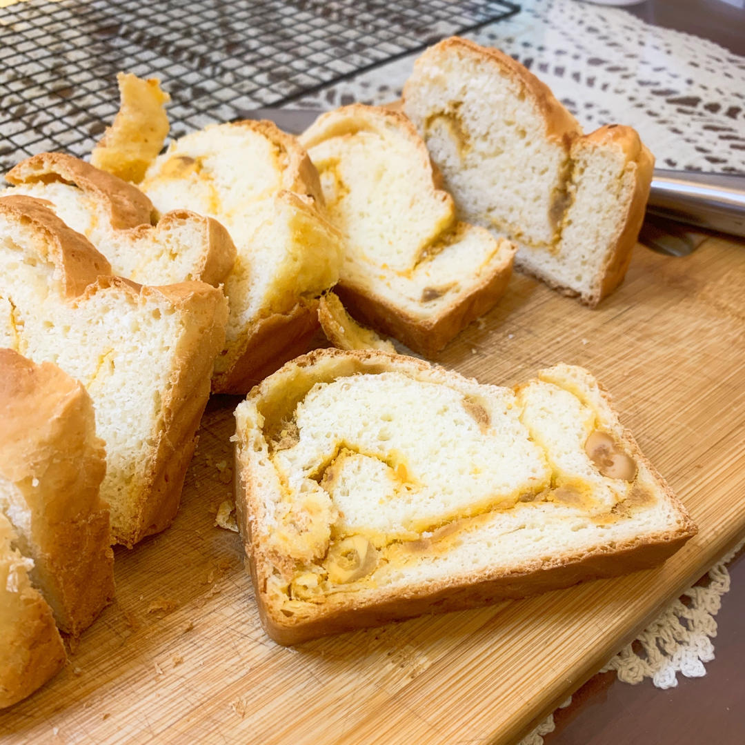 无敌好吃的蛋黄肉松吐司