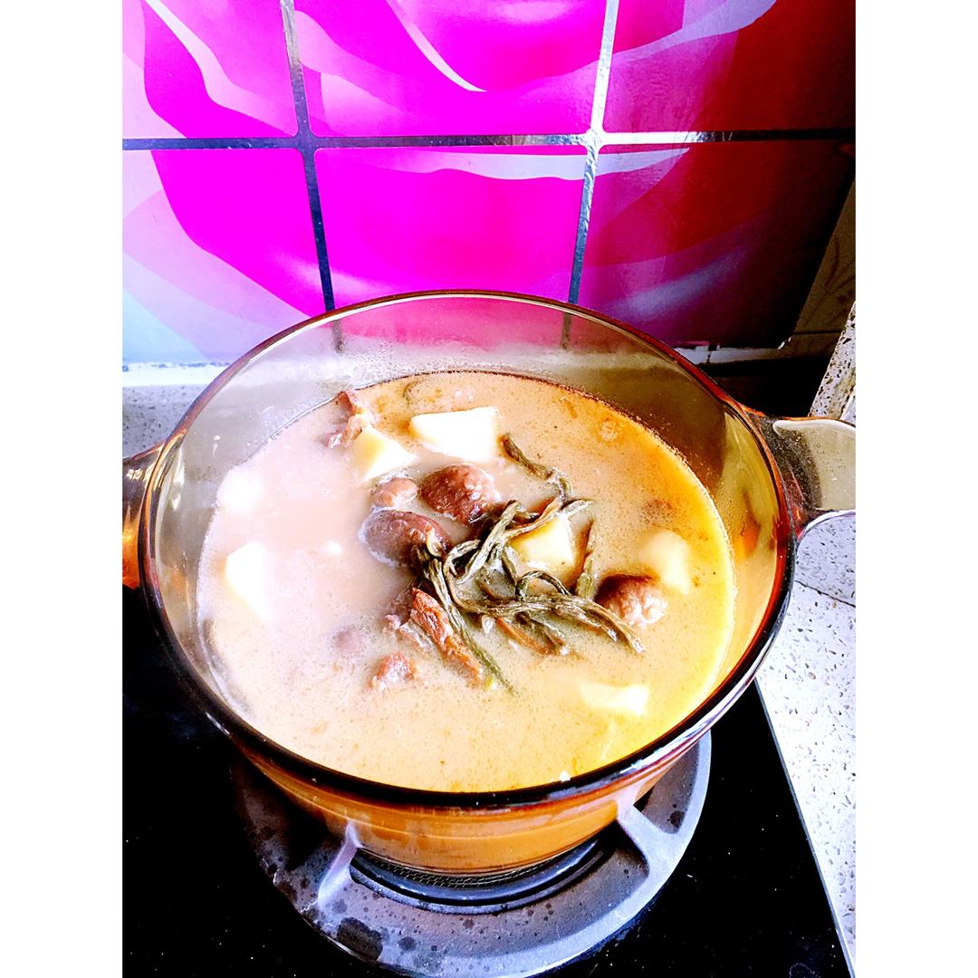 丽江腊排骨火锅