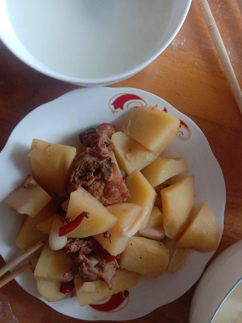 土豆炖排骨
