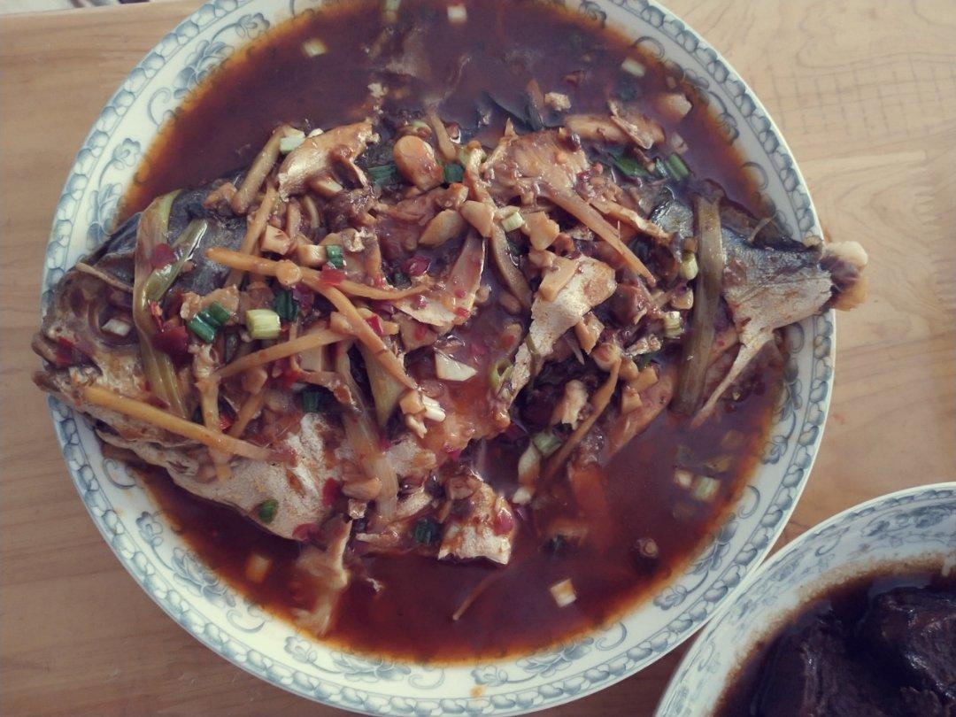 红烧金鲳鱼