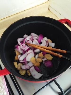 辣白菜牛肉汤的做法 步骤2