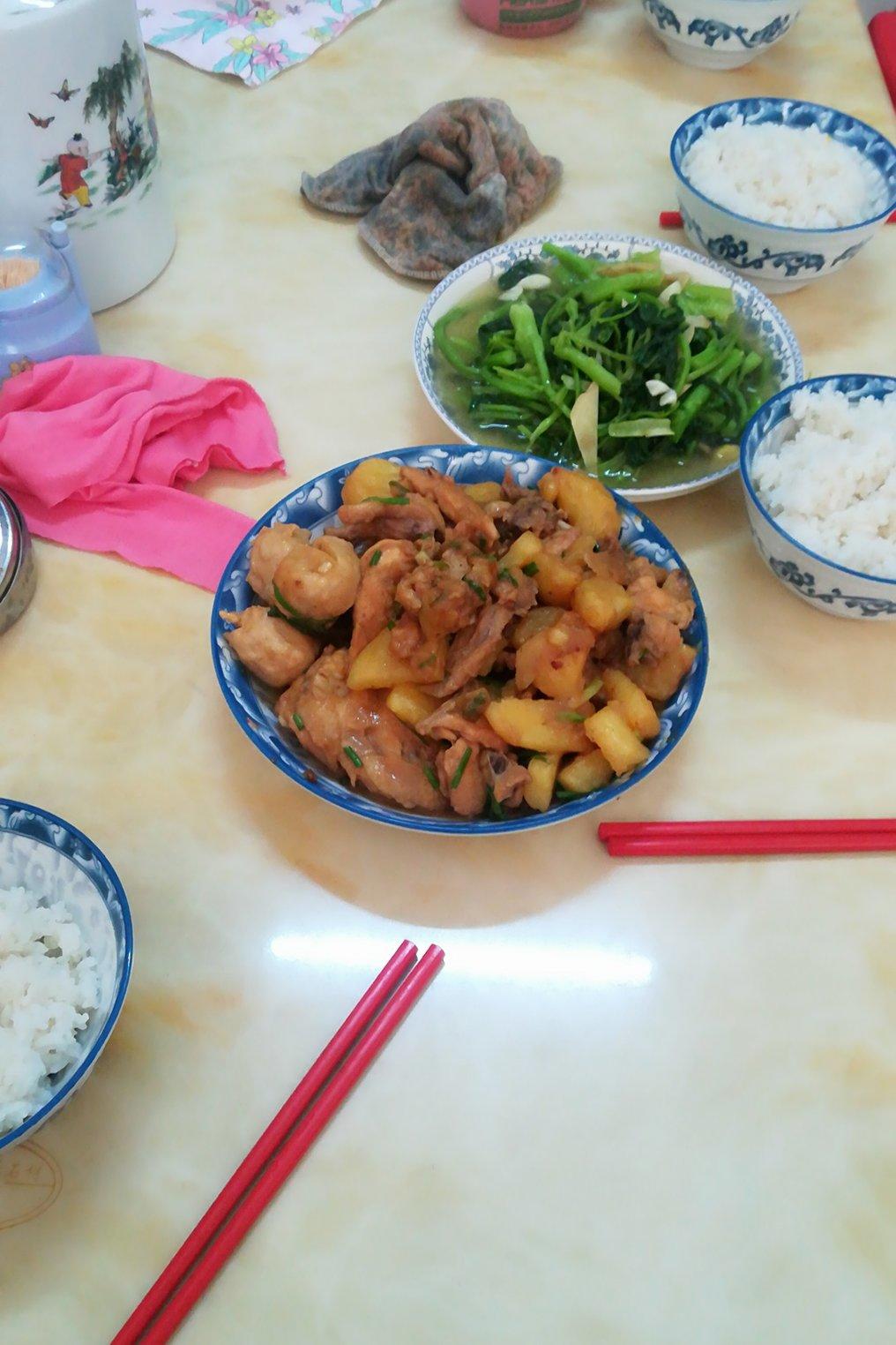 土豆炖鸡块