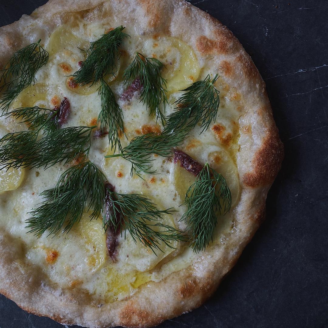 天然酵母sourdough pizza（土豆，凤尾鱼）