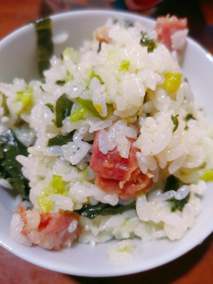 电饭锅版香肠青菜焖饭