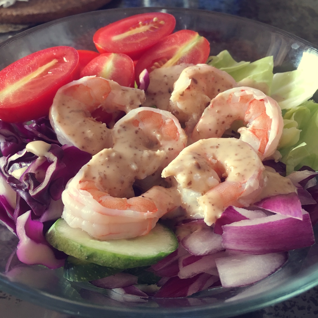 青柠牛油果大虾色拉