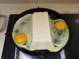 ［小木屋］韩式铁板豆腐鸡蛋的做法 步骤1
