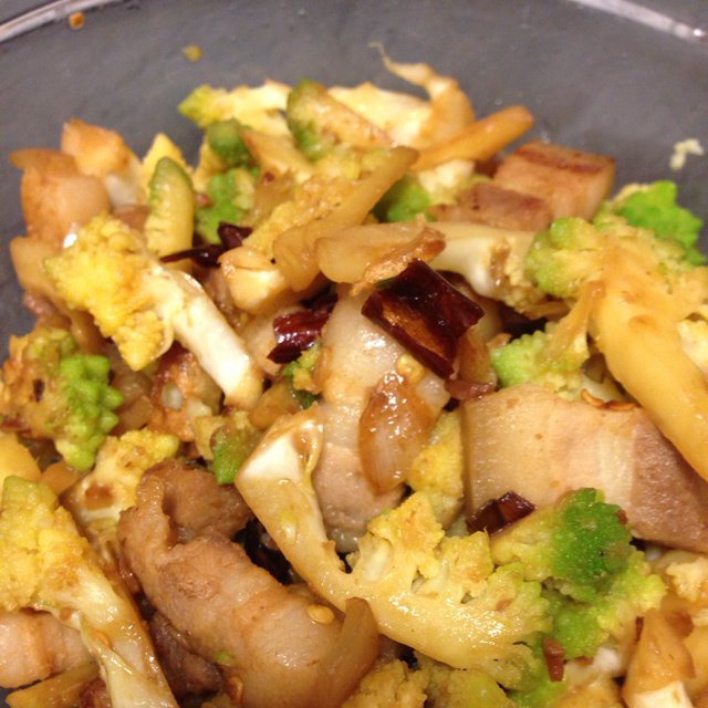 五花肉爆炒花菜