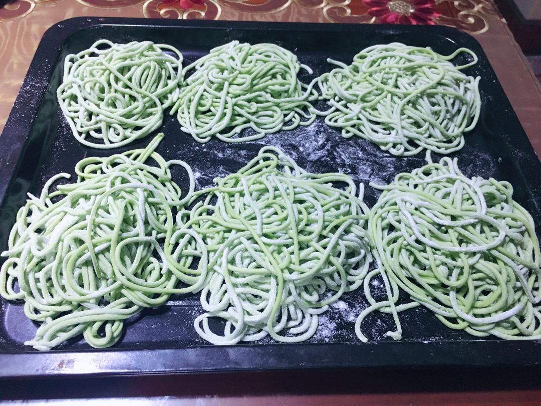 自制彩色手工面条/挂面