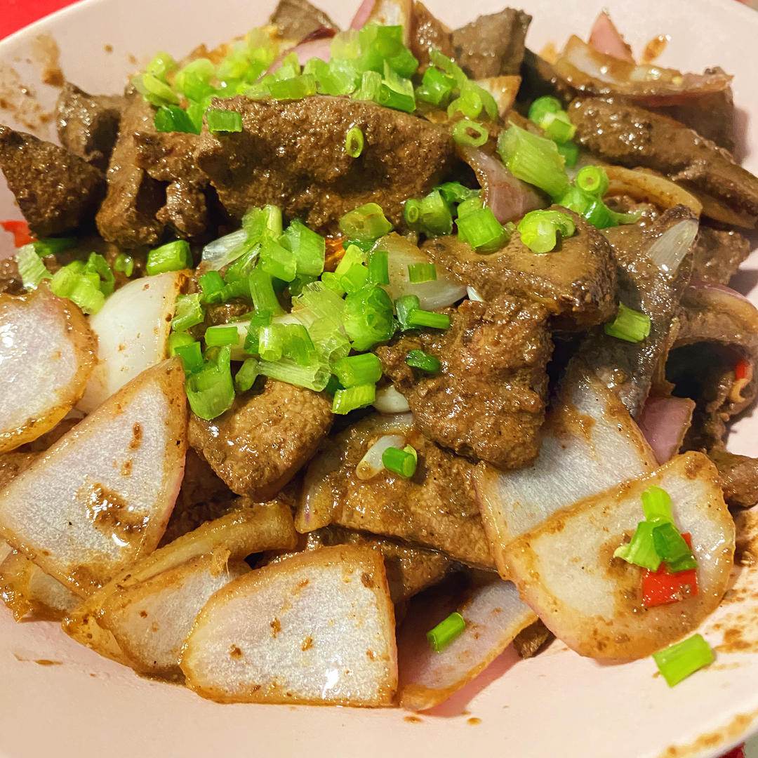 厨师长教你：“小炒猪肝”的家常做法，味道干香很赞，先收藏起来