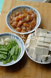 红烧豆腐鸡丁的做法 步骤2