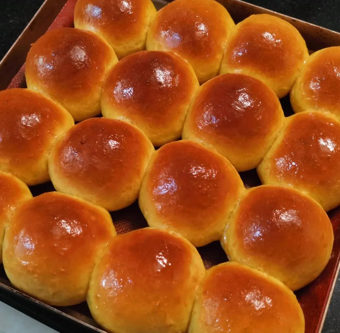 胡萝卜餐包（超柔小面包）