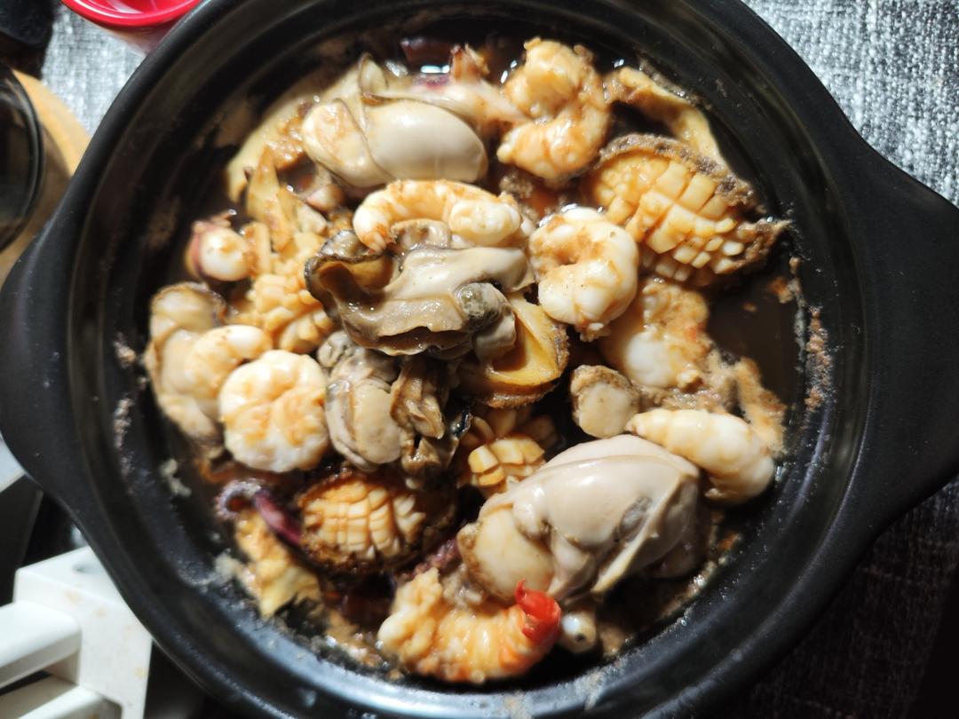 广式海鲜啫啫煲食谱给大家挖来啦，成功率百分百