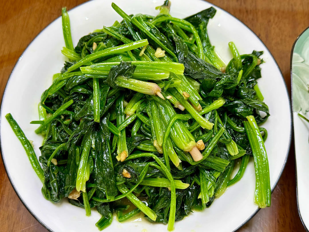 不涩口又嫩的清炒菠菜