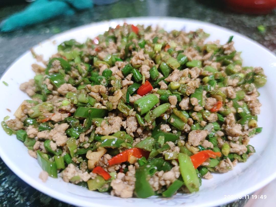超简单的下饭菜🔥肉末豆角，好吃到流泪