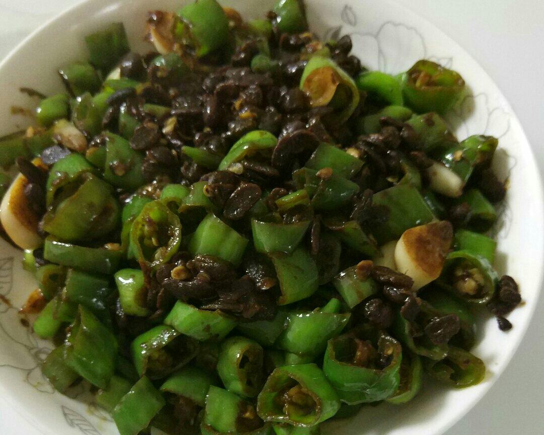 下饭菜--尖椒炒酱豆的做法