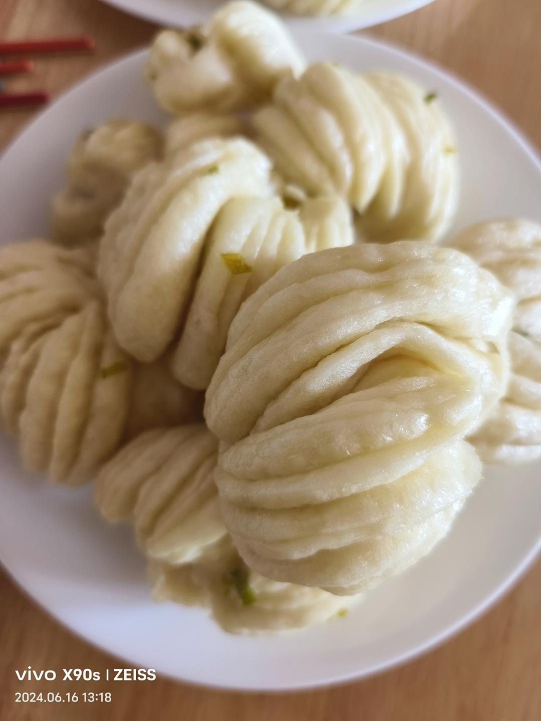 葱油花卷，一根筷子卷出漂亮的造型