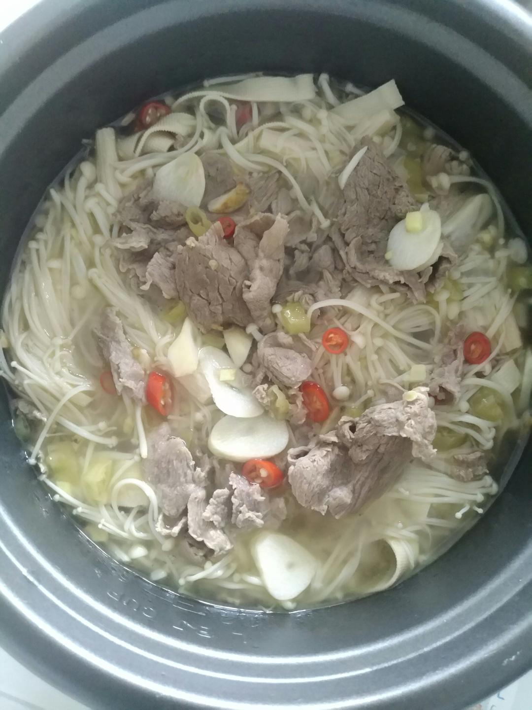 酸汤肥牛