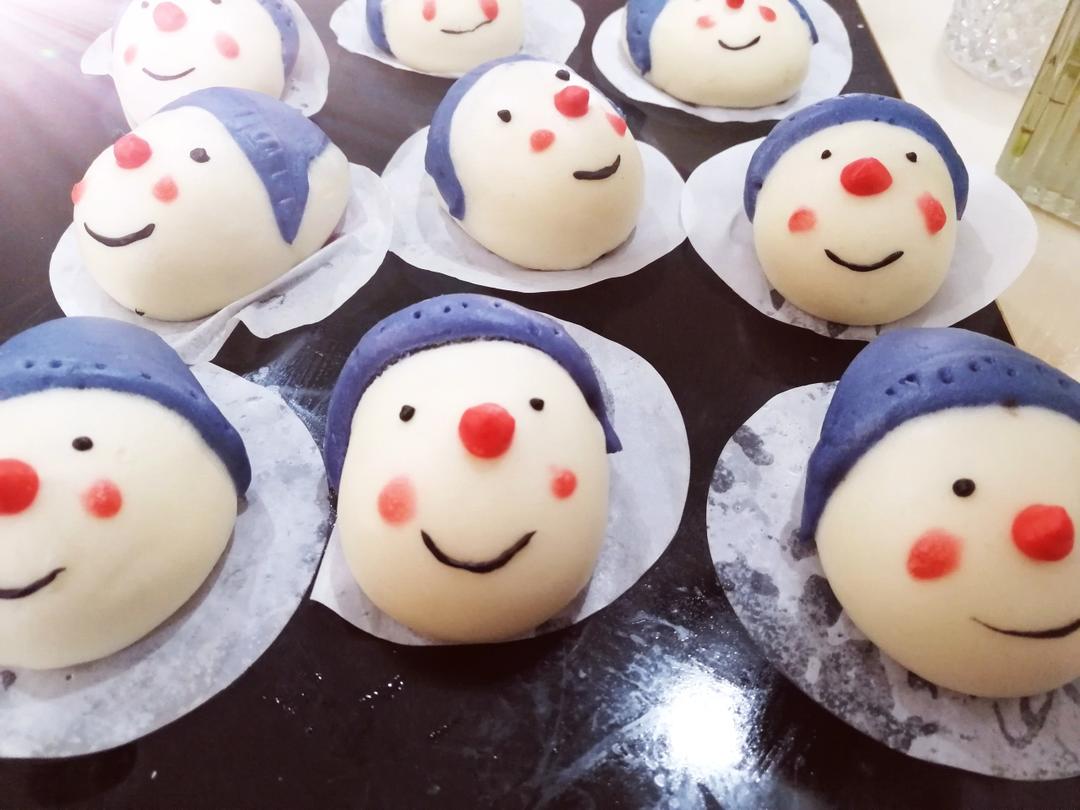 蓝帽子小雪人馒头
