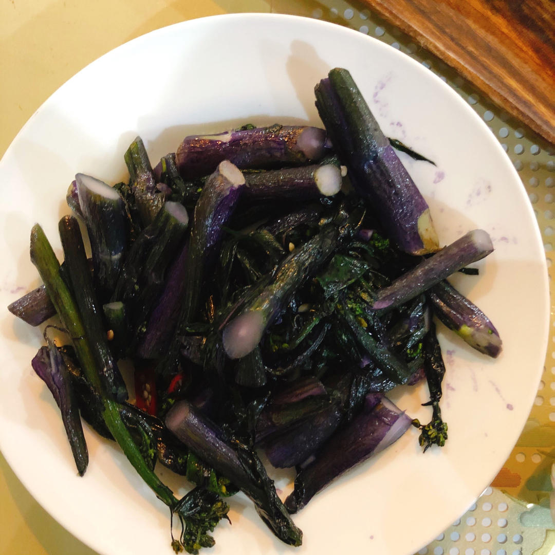 炝炒红菜苔