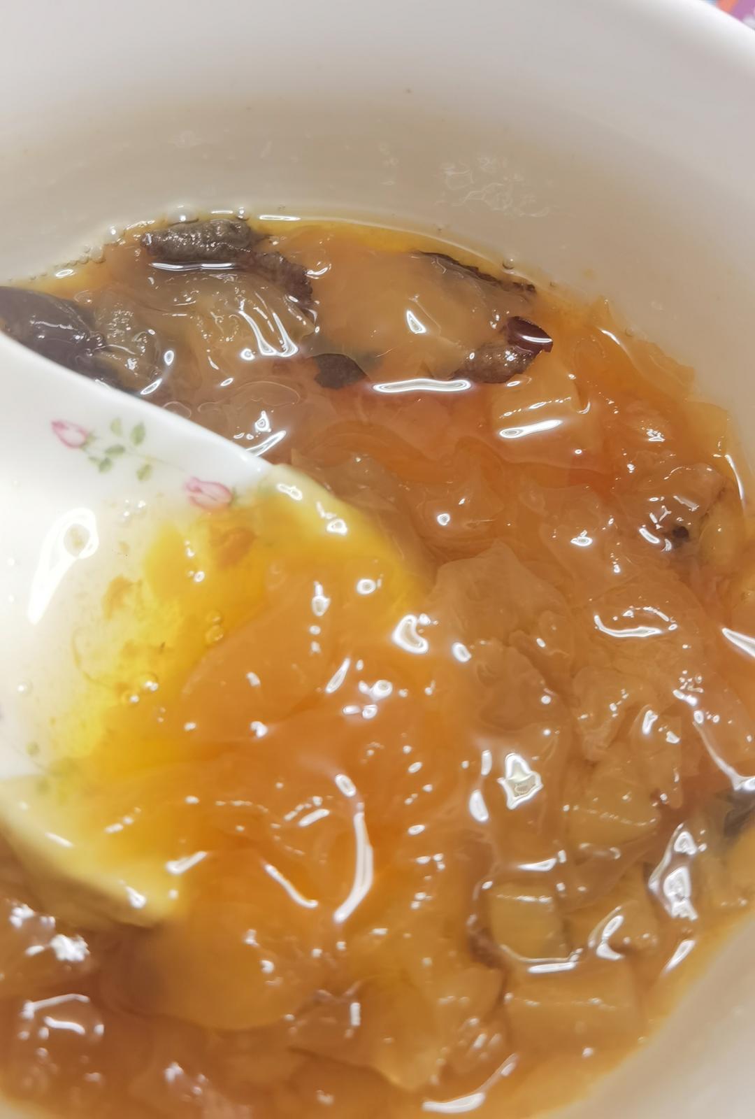 【创意小厨娘】电饭煲银耳汤——丰富的胶质都被熬出来了，简单易学，营养又好喝，让你这个冬天颜值在线。