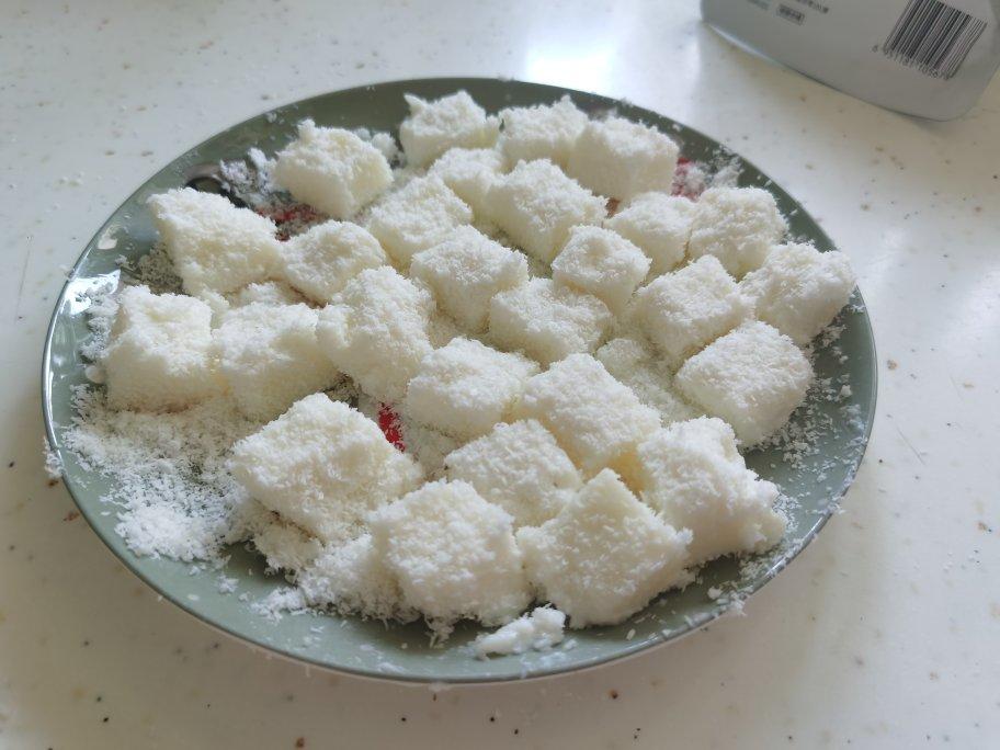 完胜85‘C的牛奶椰蓉小方