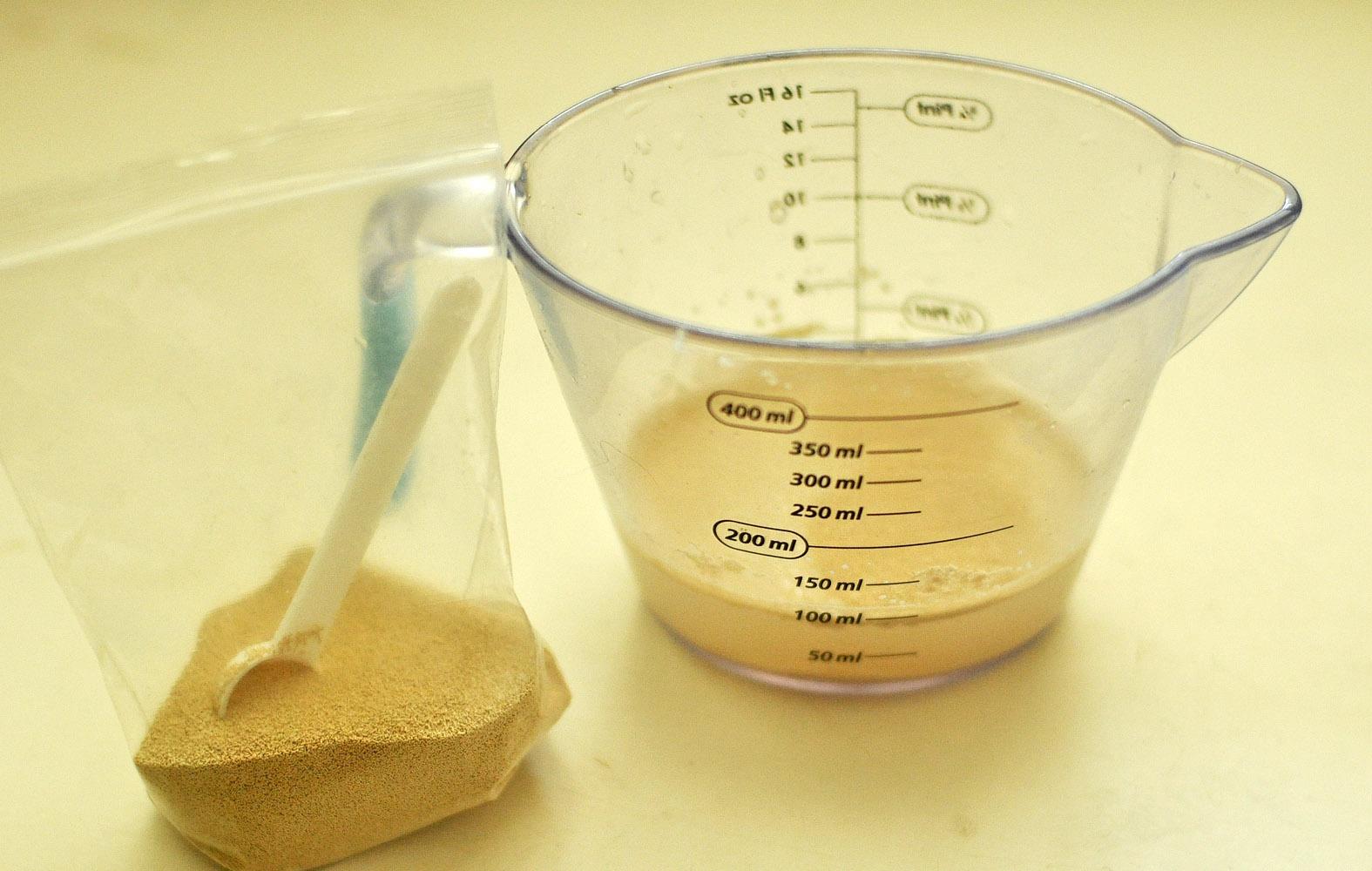 高筋面粉也能做出松软白馒头（酵头法）的做法 步骤1