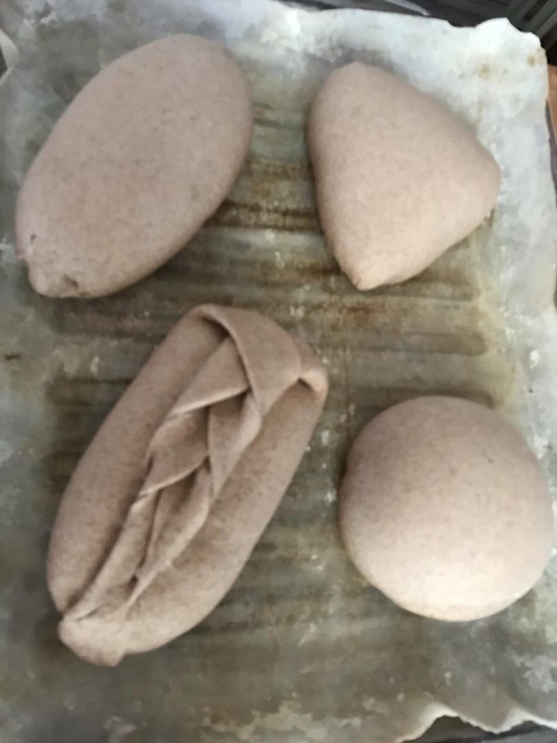 五种造型的100%全麦面包，超多的面包制作技巧一次看过瘾！