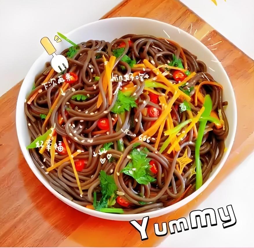 🌿【夏日必吃！酸辣开胃的凉拌蕨根粉～】🌶️