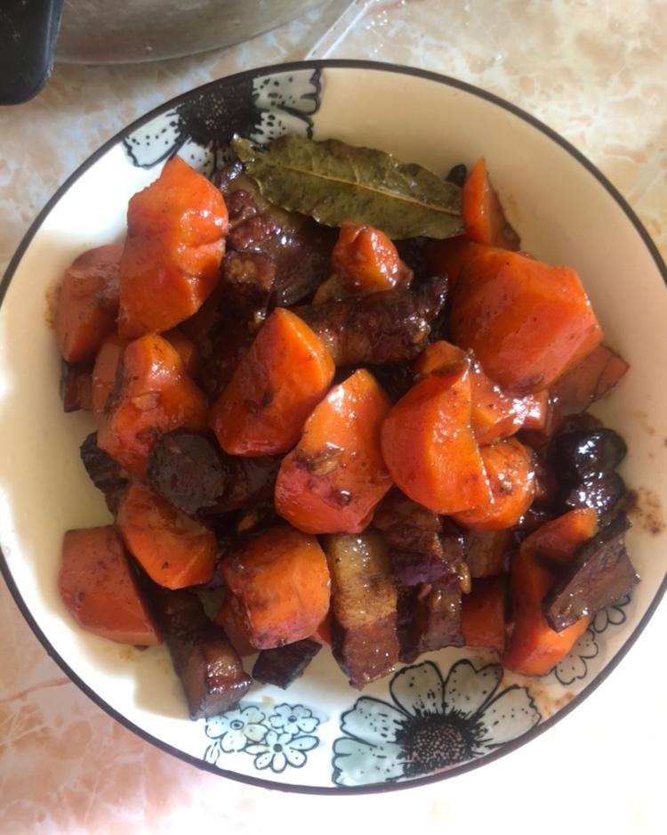 红烧肉炖胡萝卜