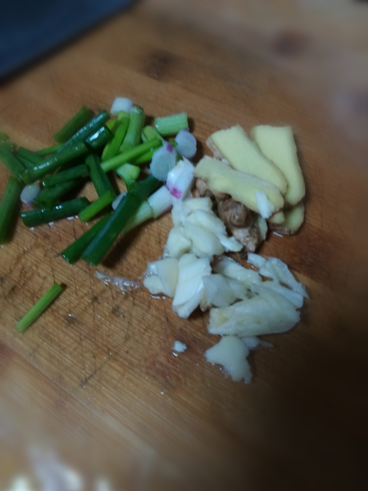 鲜扇贝肉炒圆椒的做法 步骤3