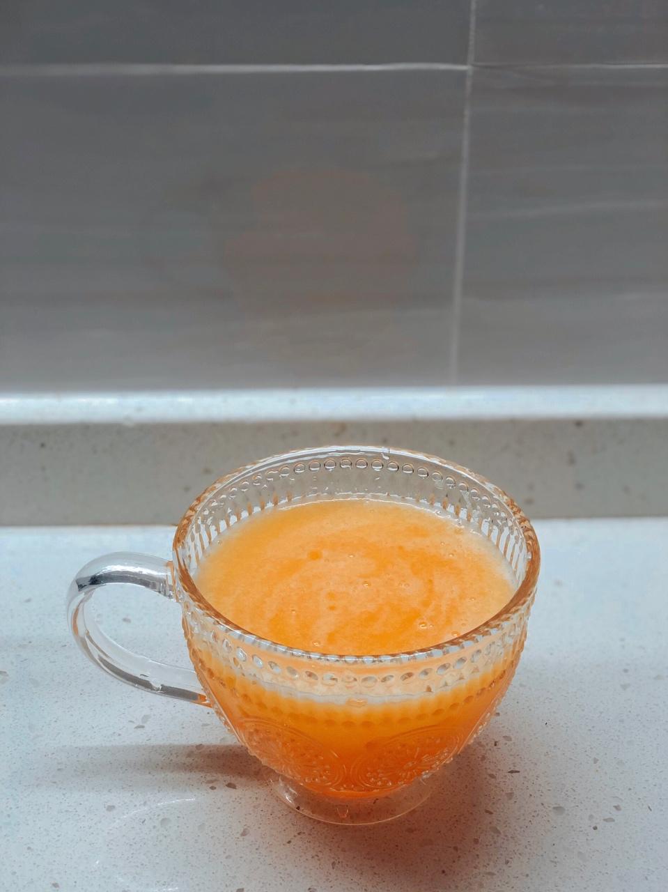 鲜榨哈密瓜汁(小美版)的做法