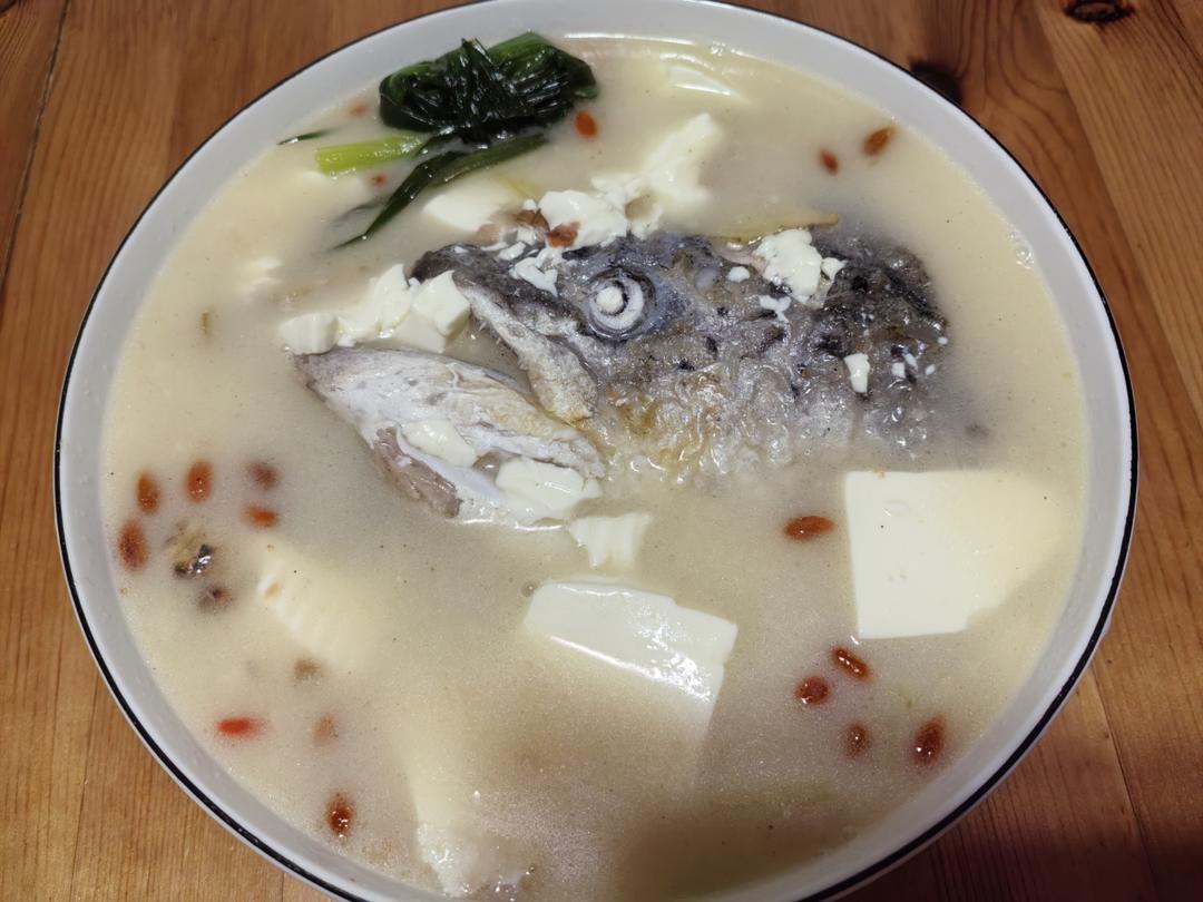 鱼头豆腐汤