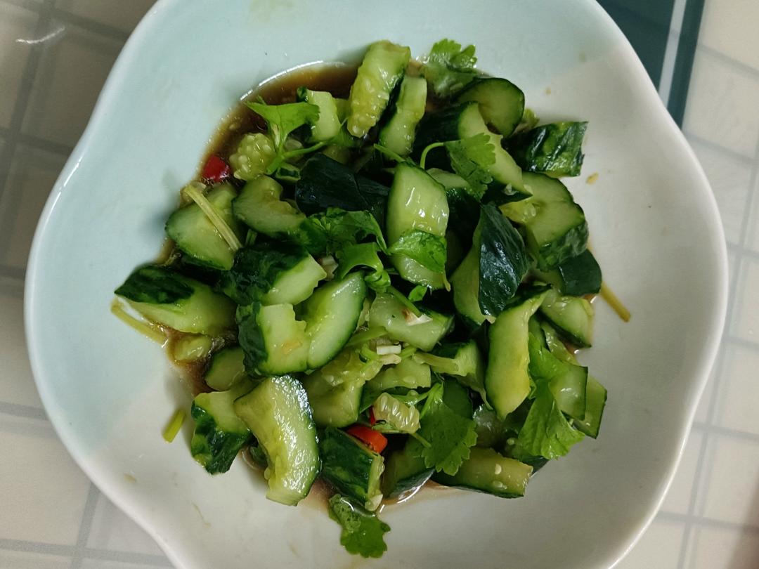 赞不绝口拍黄瓜🥒