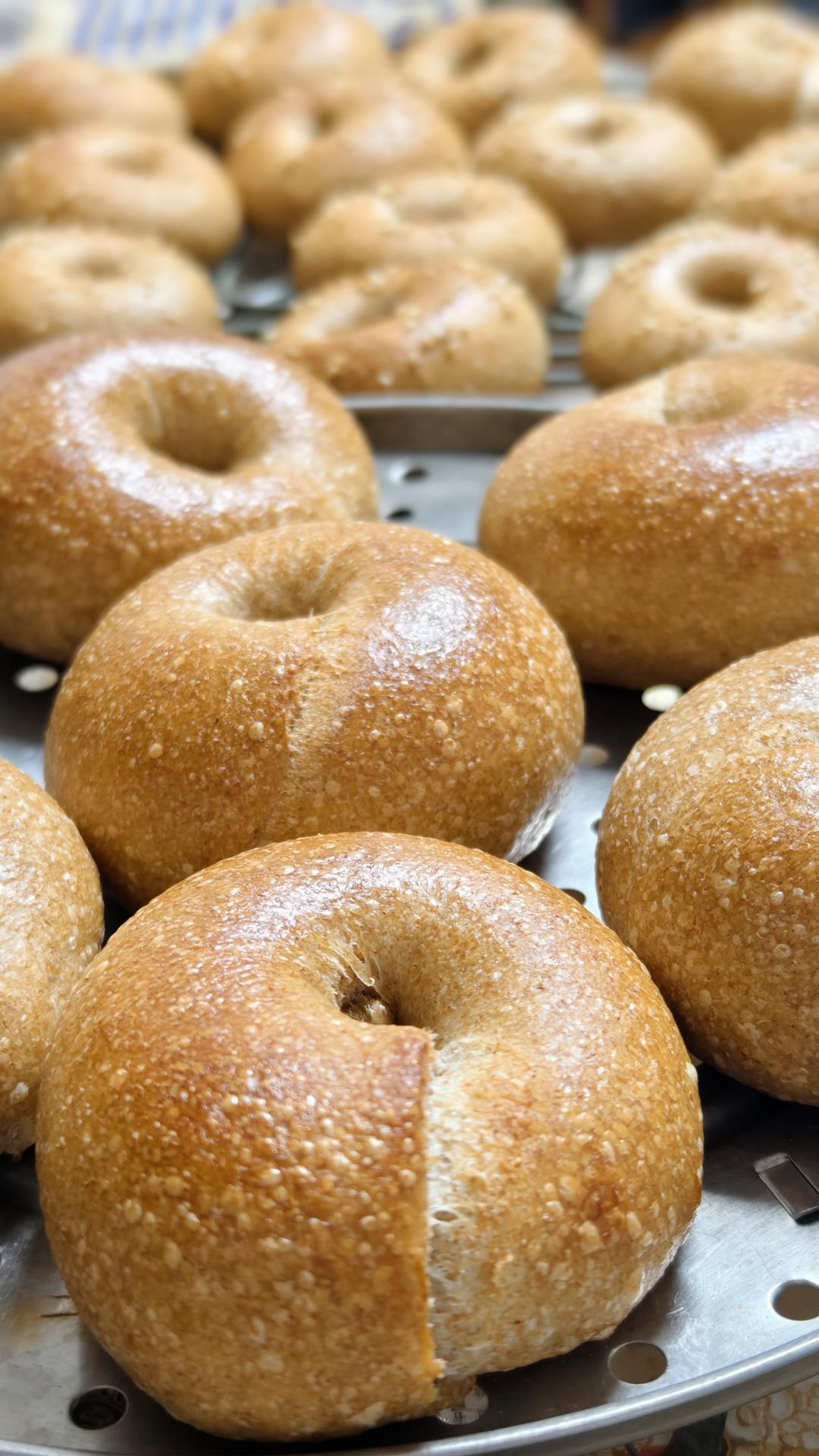 香炸天的洋葱酵液贝果（附视频）