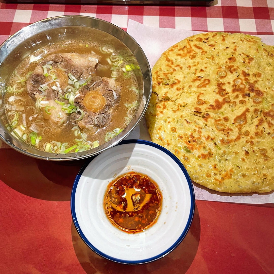 牛尾汤(不仅汤好喝，牛尾更有滋味)