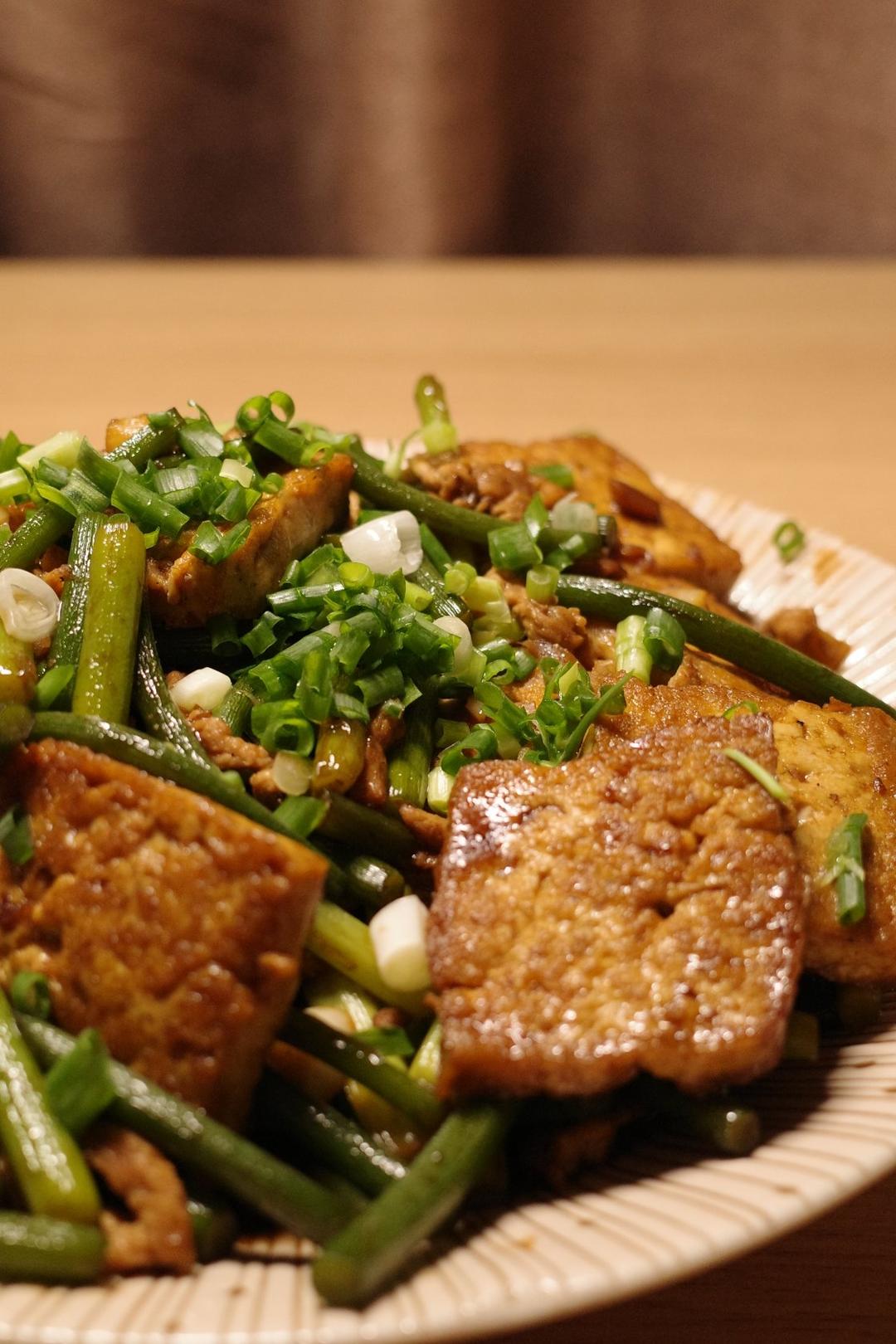 煎豆腐炒腊肉