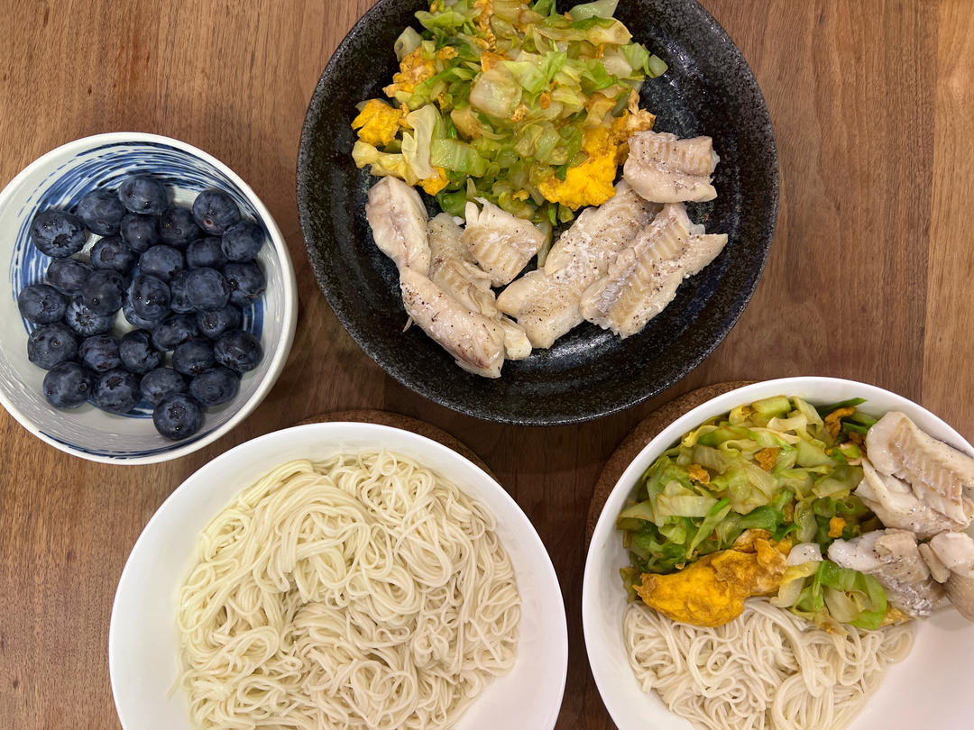 手撕包菜炒鸡蛋