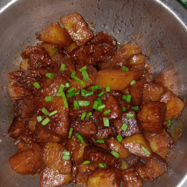 红烧肉炖土豆