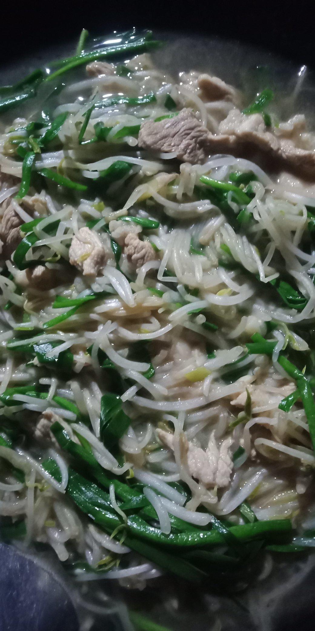 绿豆芽炒肉