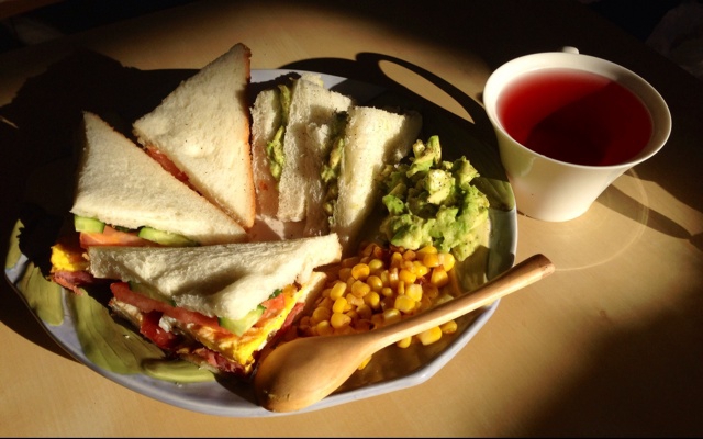 牛油果酱抹面包