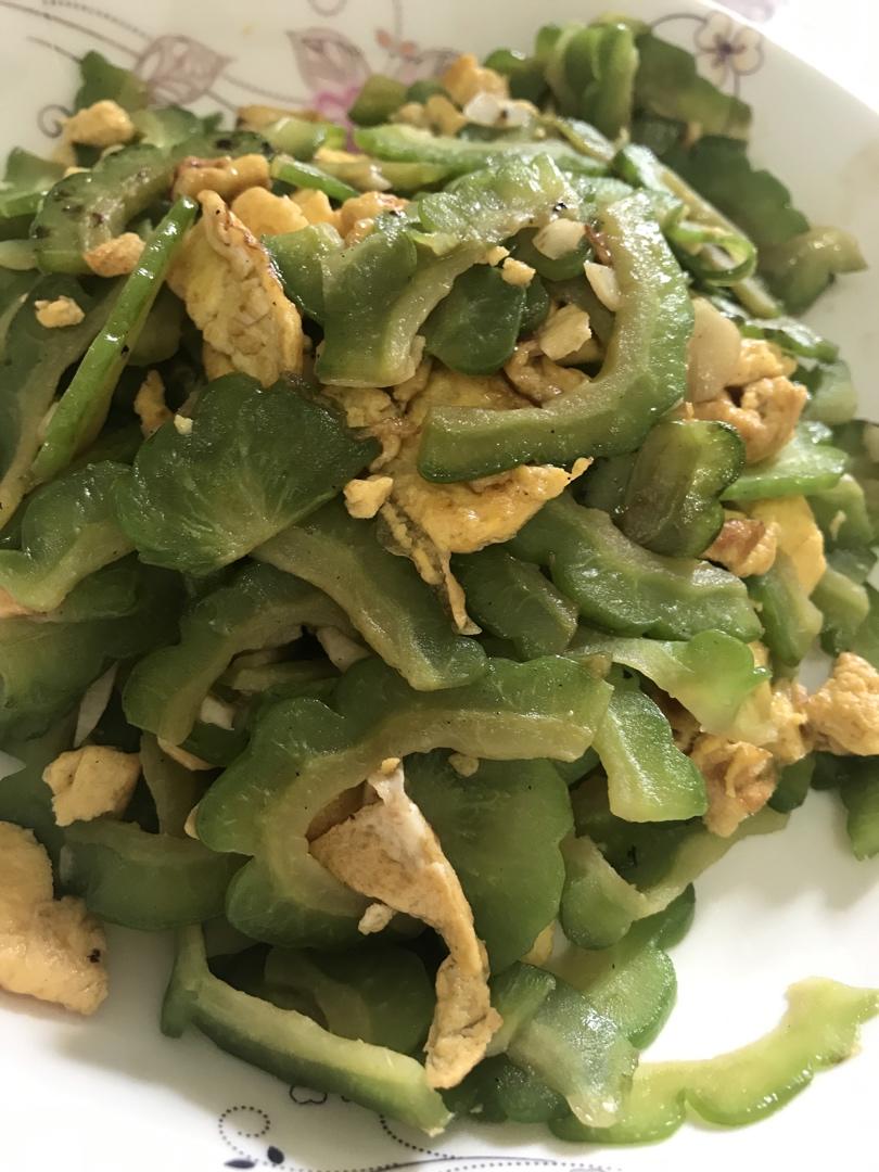 夏天必吃的苦瓜炒鸡蛋