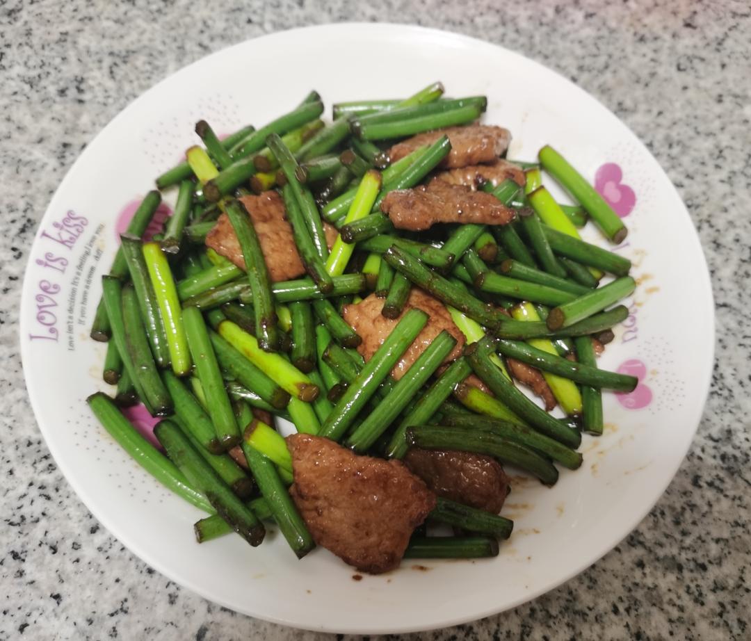 简单易做的下饭菜－蒜苔炒肉